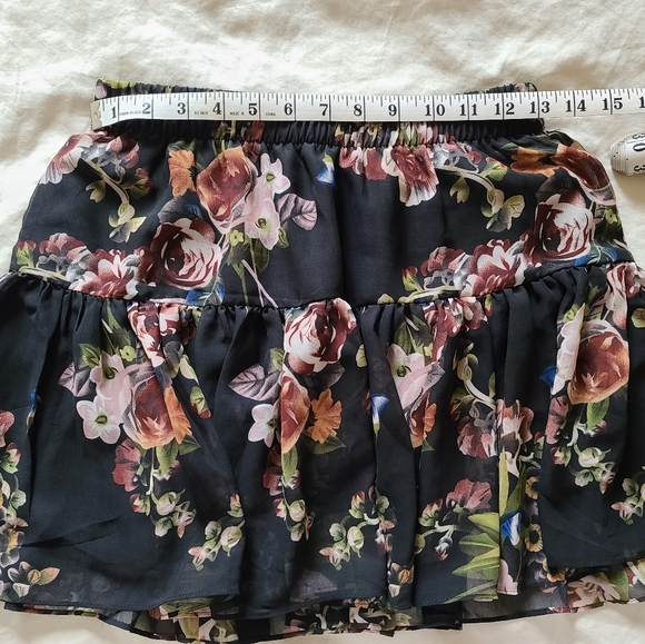Garage Floral Skirt Black XS - Picture 5 of 5